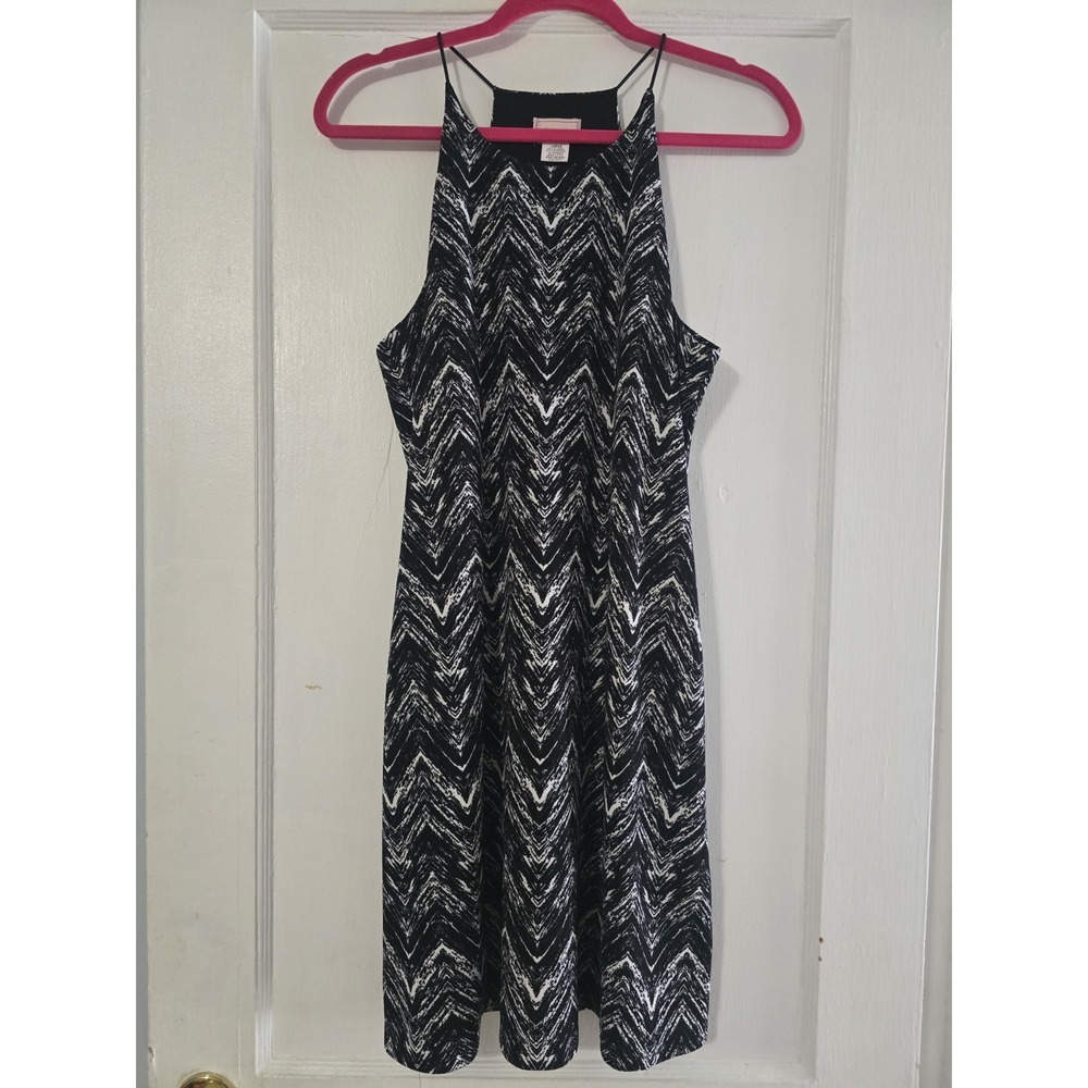 love...ady Chevron Halter Skater Dress Size Large‎ Black White